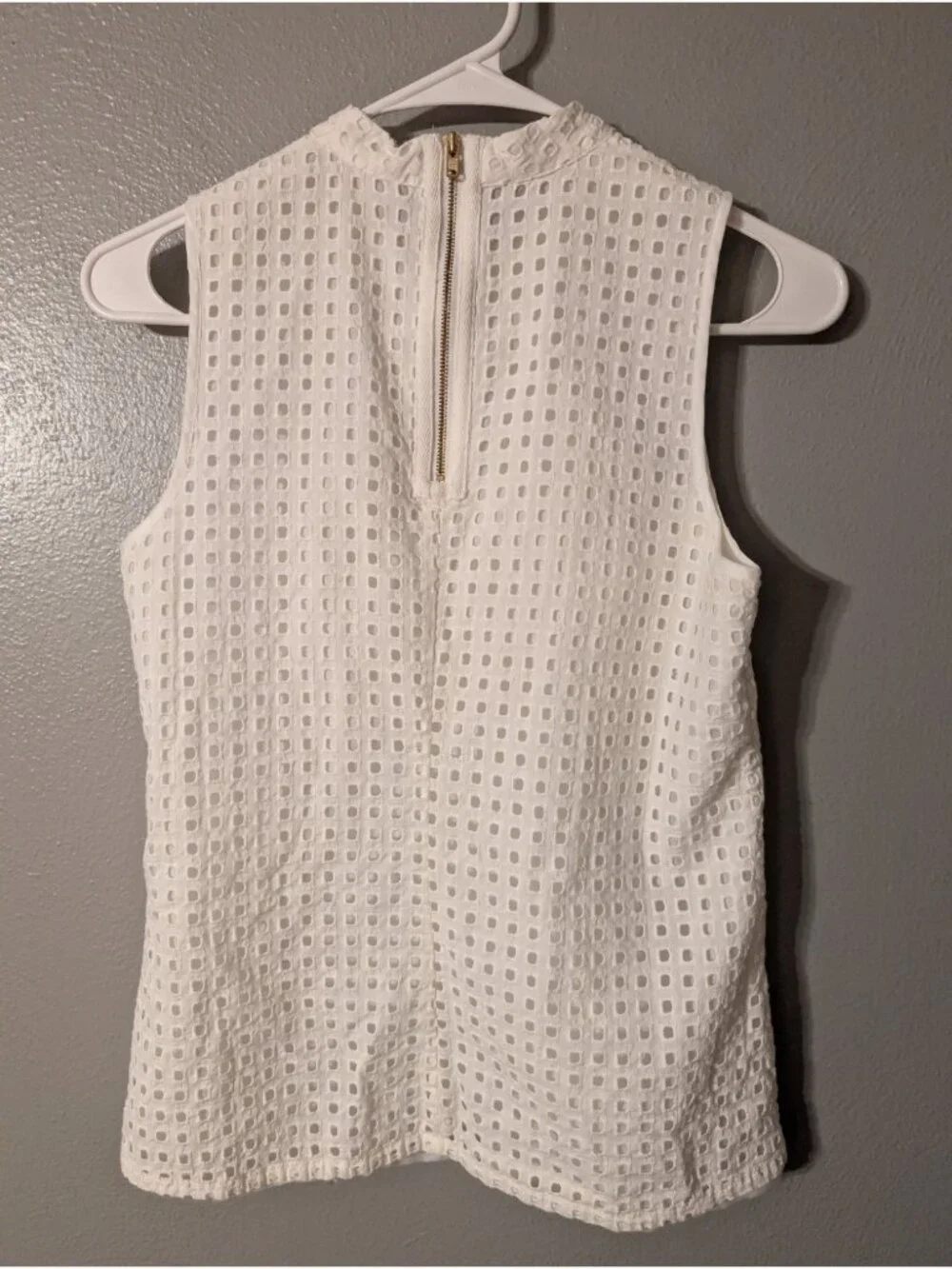 J.Crew White Cotton Eyelet Sleeveless Top 0 Mock Neck Back Zip Shell Blouse